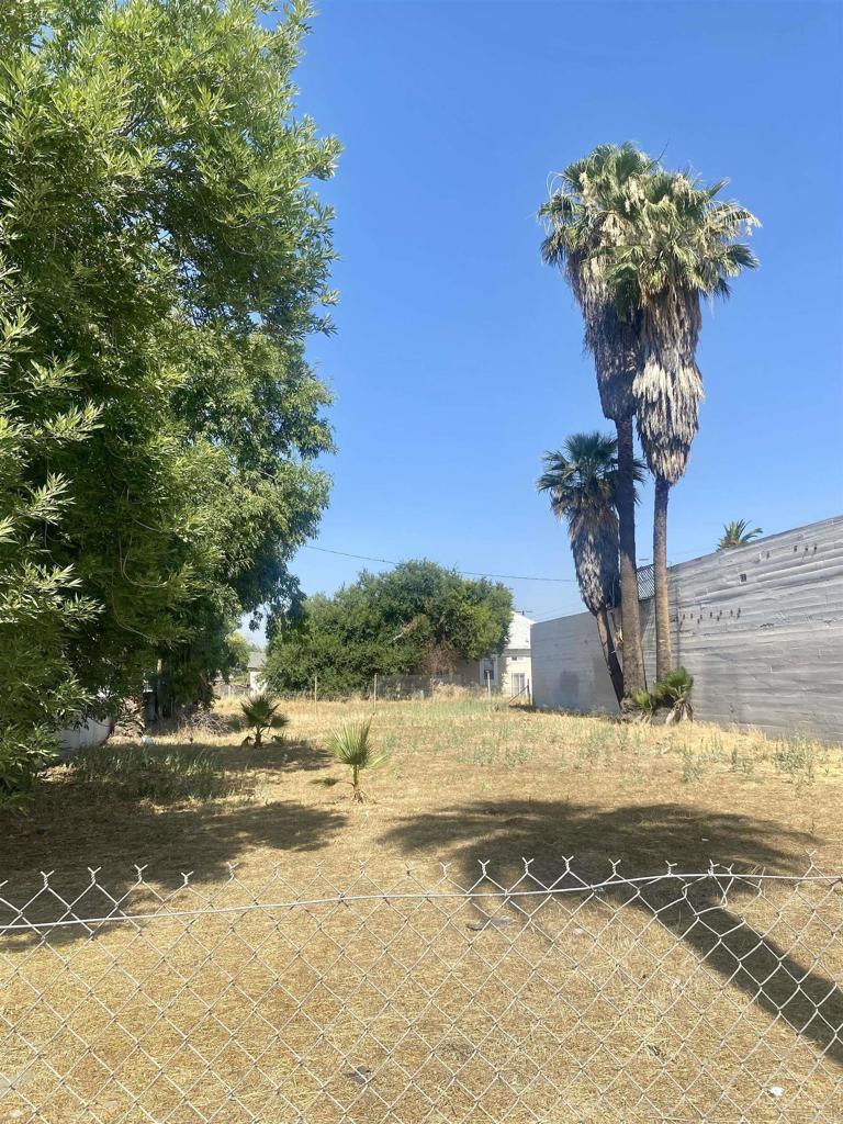 Property Photo: 840 N E Street CA 92410