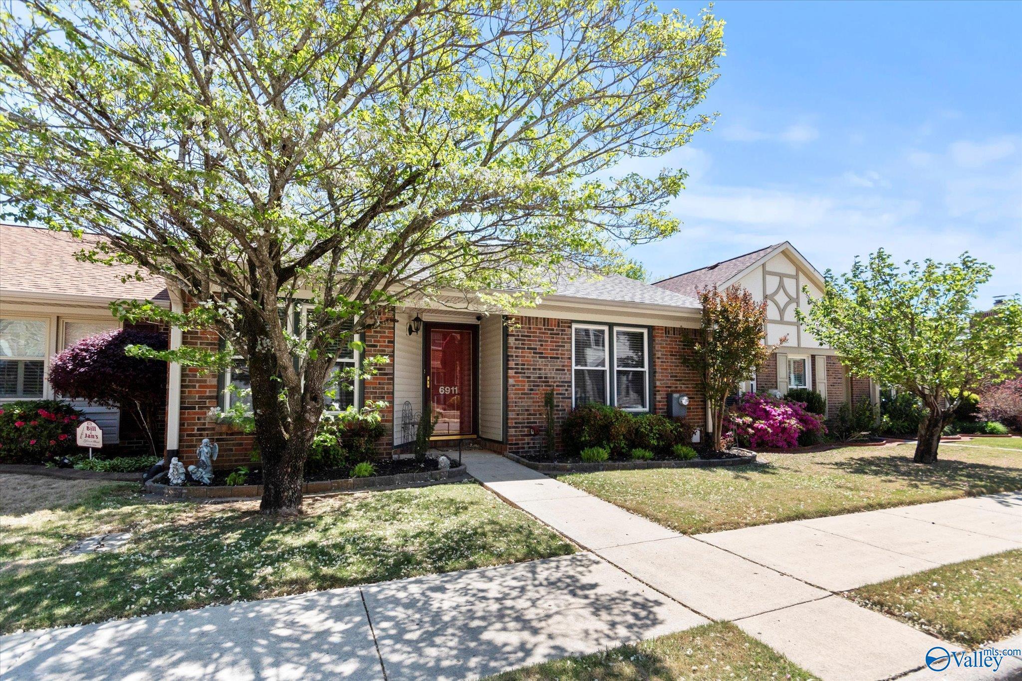 Property Photo: 6911 Steeplechase Drive AL 35806