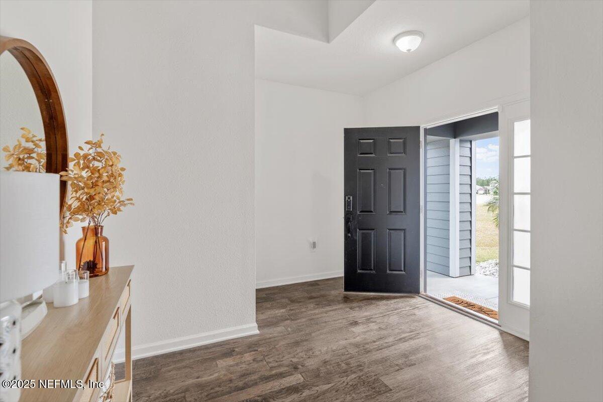 Property Photo: 10111 Sitting Fox Court FL 32222