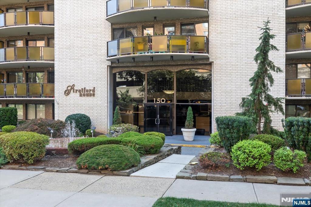 Property Photo: 150 Overlook Avenue 15E NJ 07601