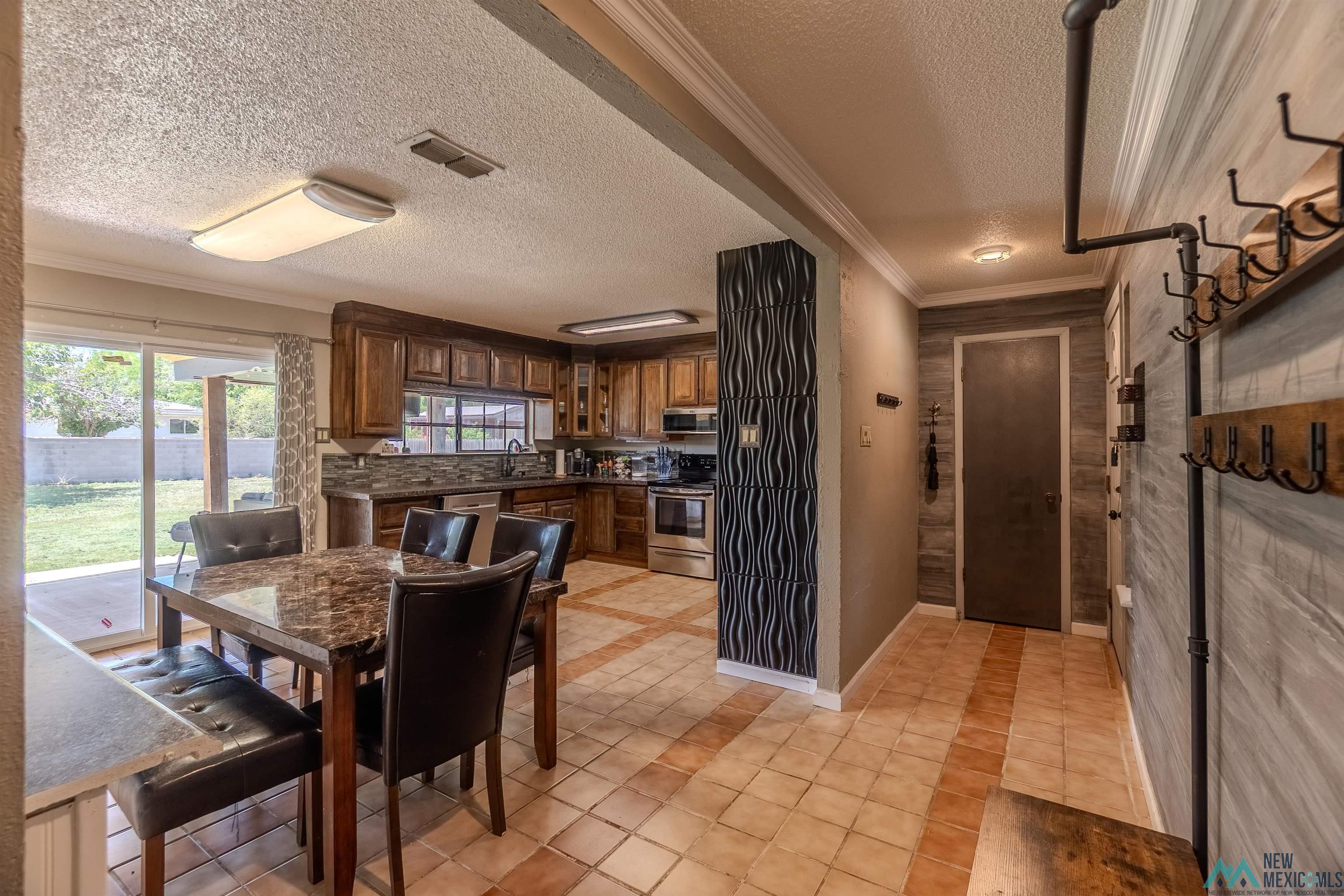 Property Photo:  1716 S Avenue M  NM 88130 
