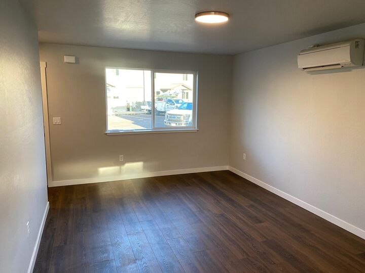 Property Photo:  610 N Main Street 4-A  OR 97535 