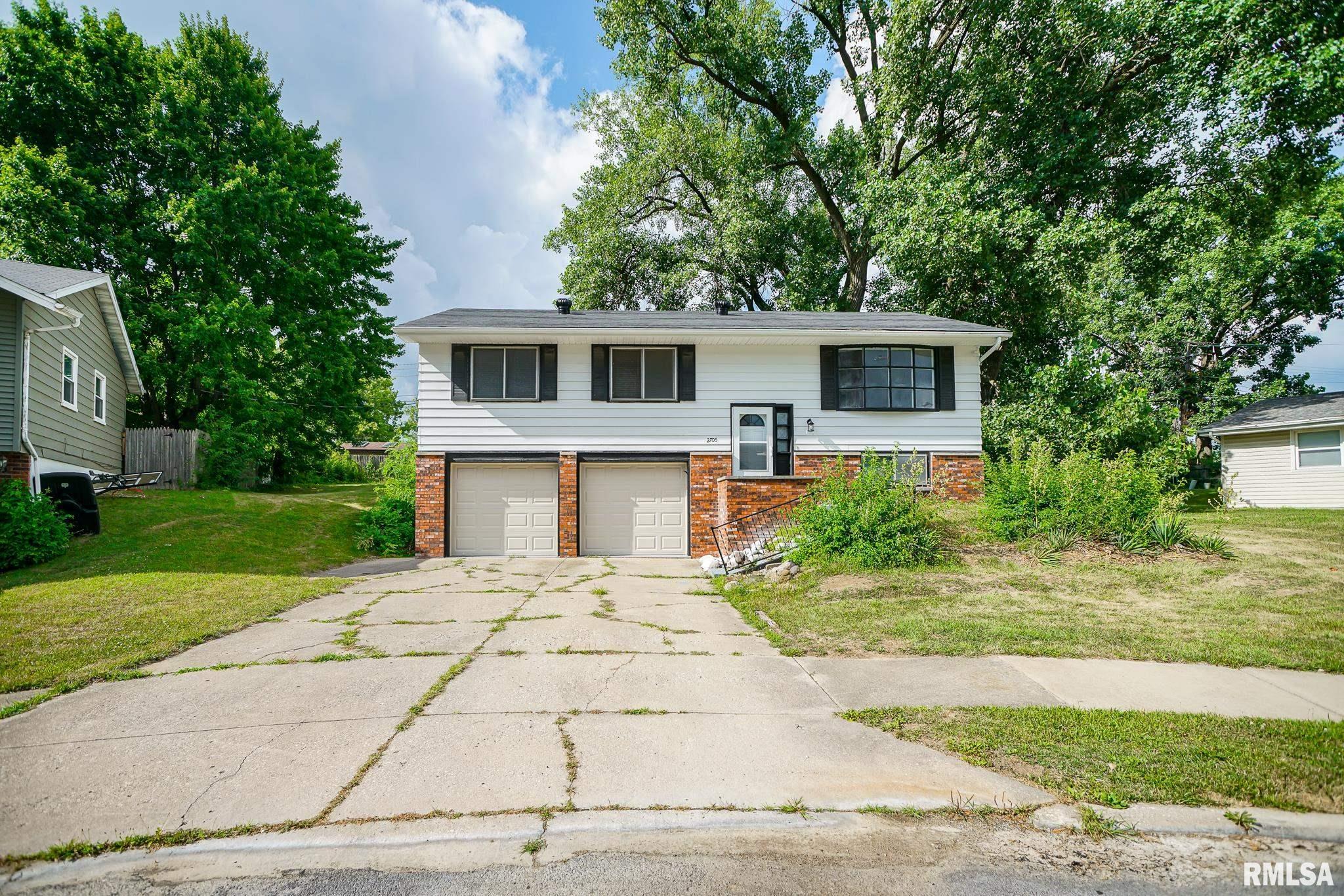 Property Photo: 2705 W Millbrook Court IL 61615