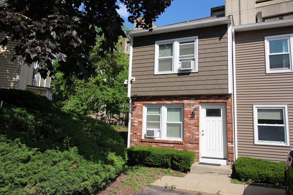 Property Photo:  85 Gershom Ave 1  MA 01854 
