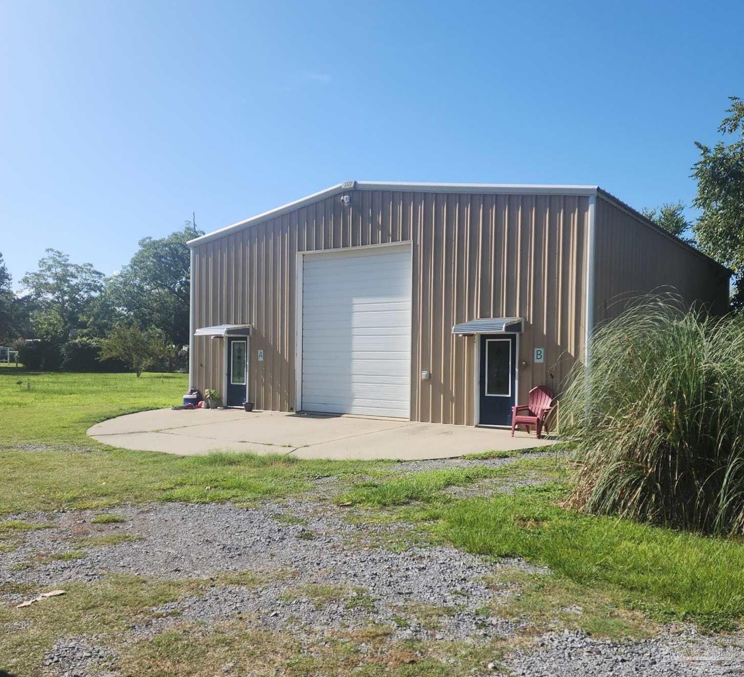 Property Photo: 3217 Wallace Lake Rd FL 32571