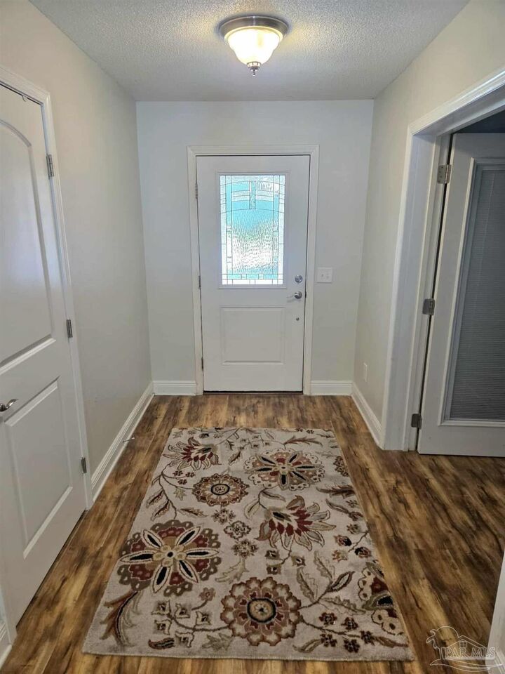 Property Photo: 1908 Joshua Dr FL 32533
