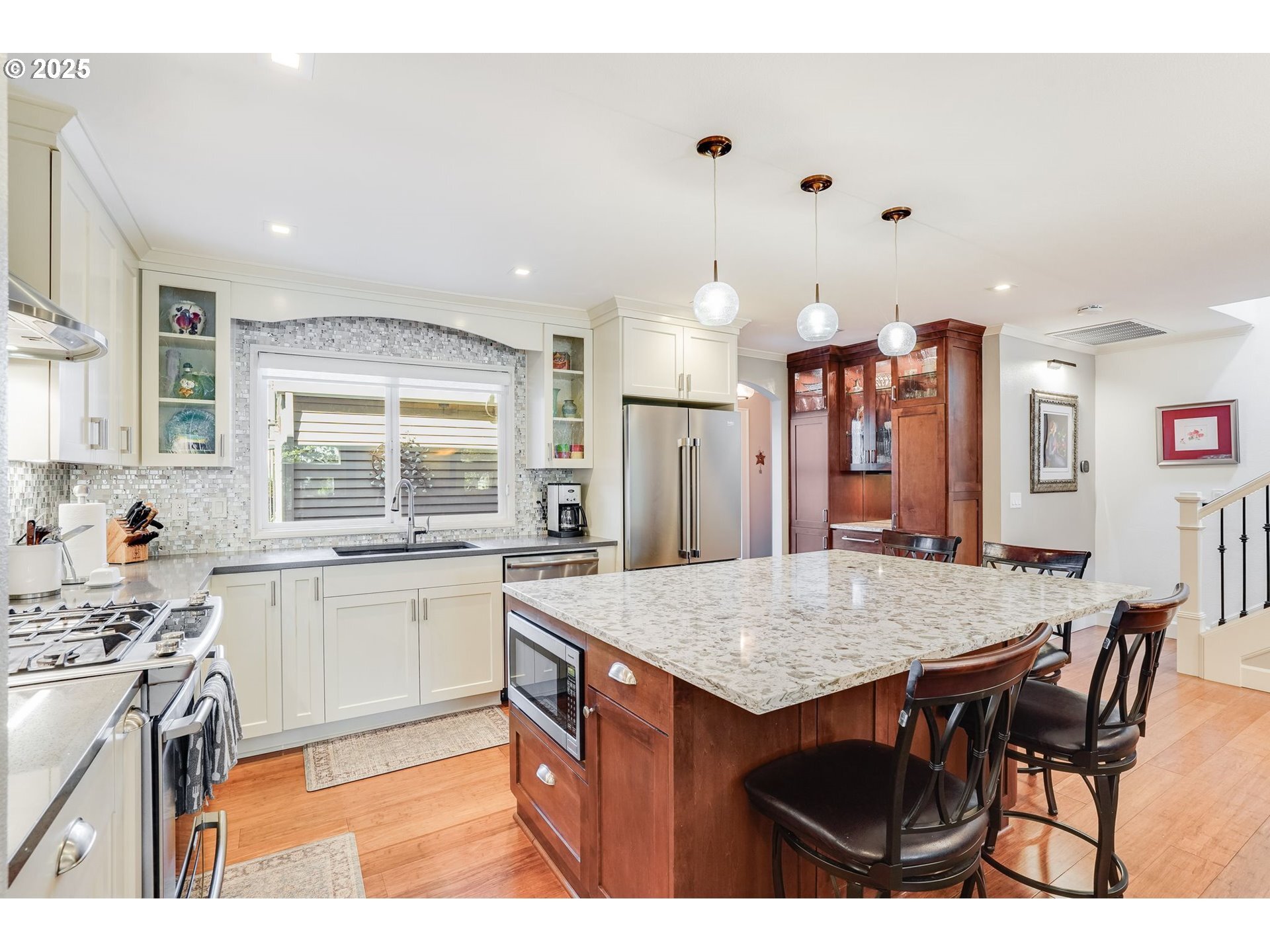 Property Photo: 92 Greenridge Ct OR 97035