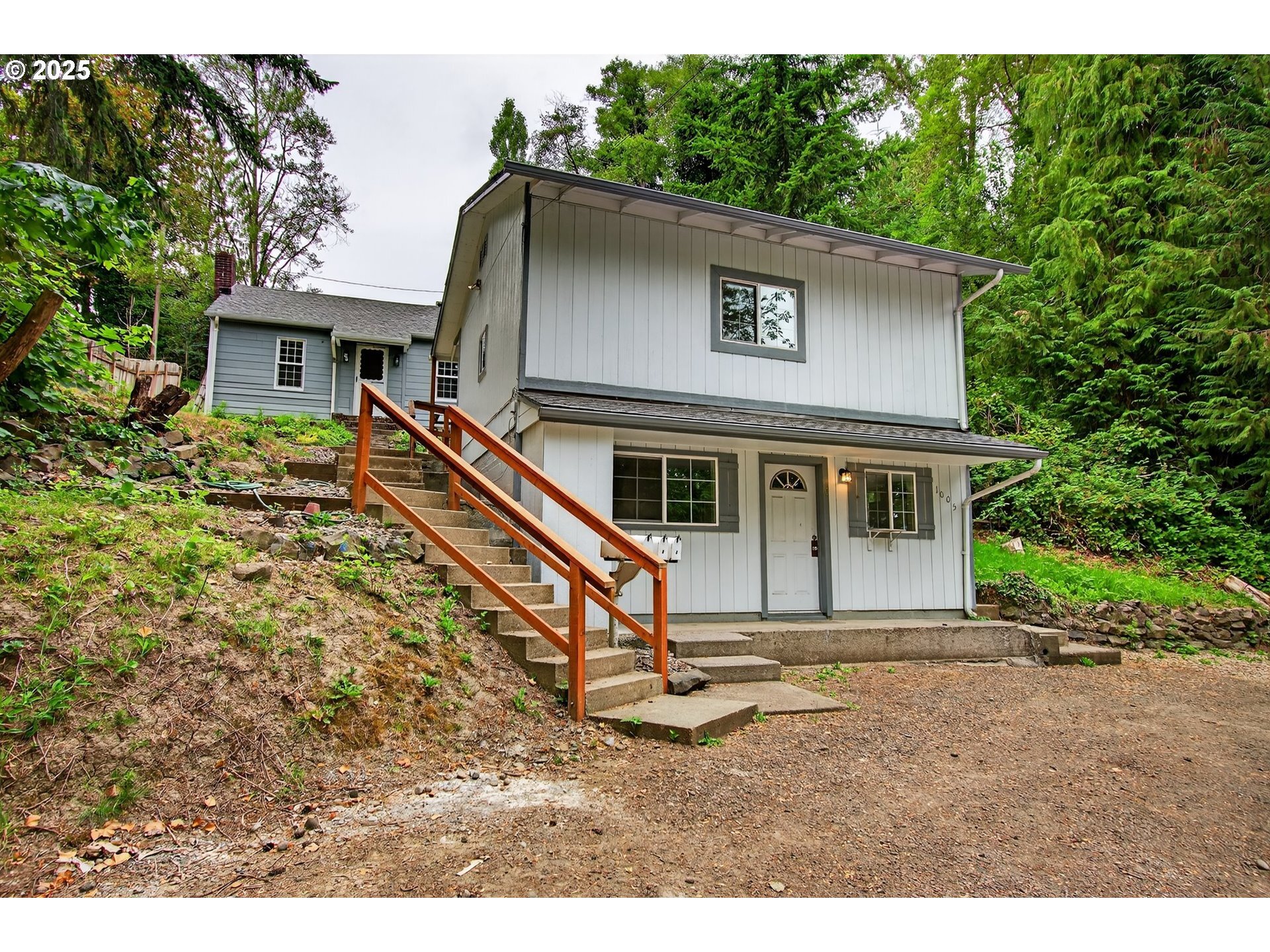 Property Photo:  1005 Allen Dr  WA 98626 