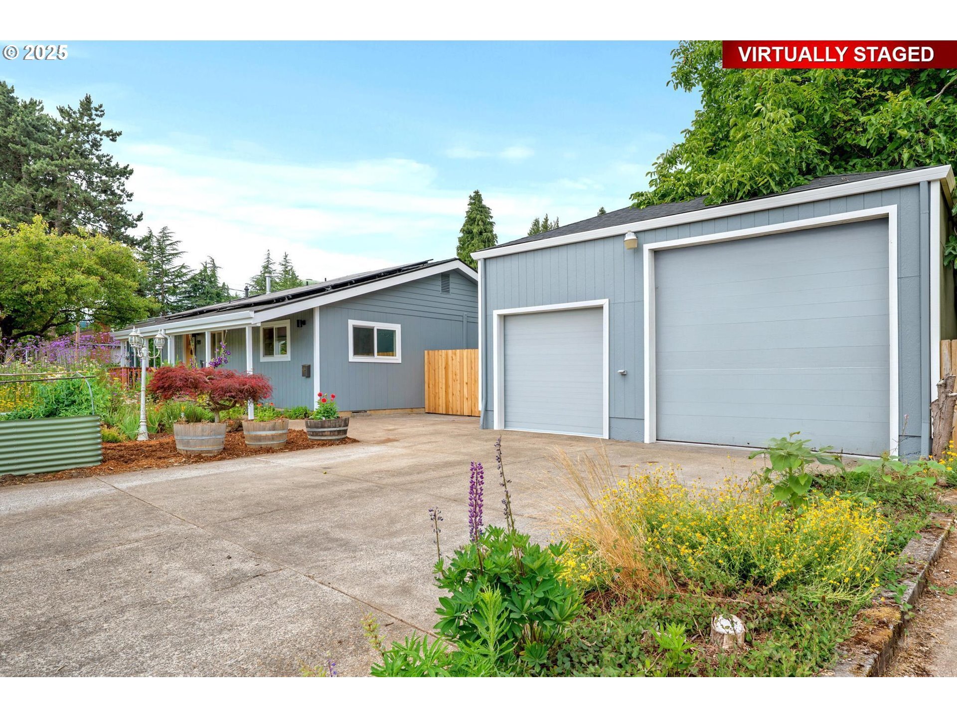 Property Photo: 7119 N Ida Ave OR 97203