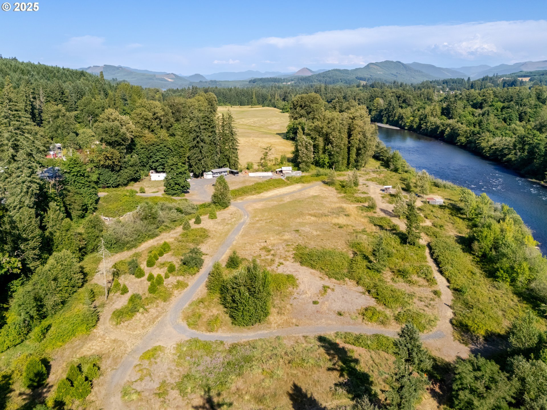 Property Photo: N River Dr 1302 OR 97386