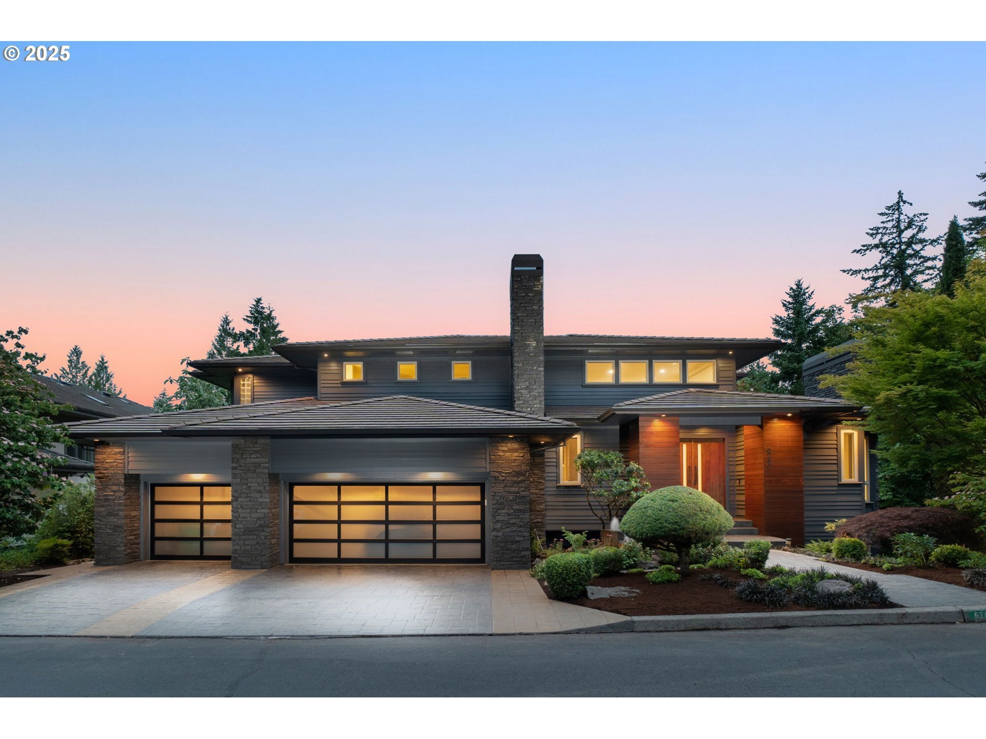 Property Photo: 6280 SW Sheridan St OR 97225