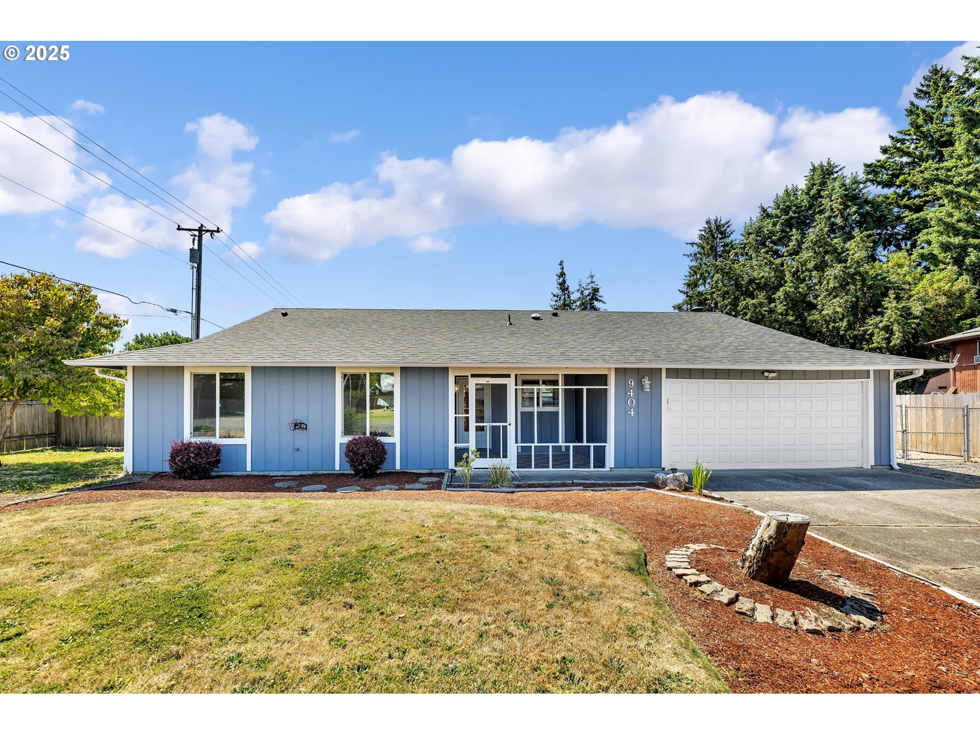 Property Photo: 9404 NW 15th Ave WA 98665