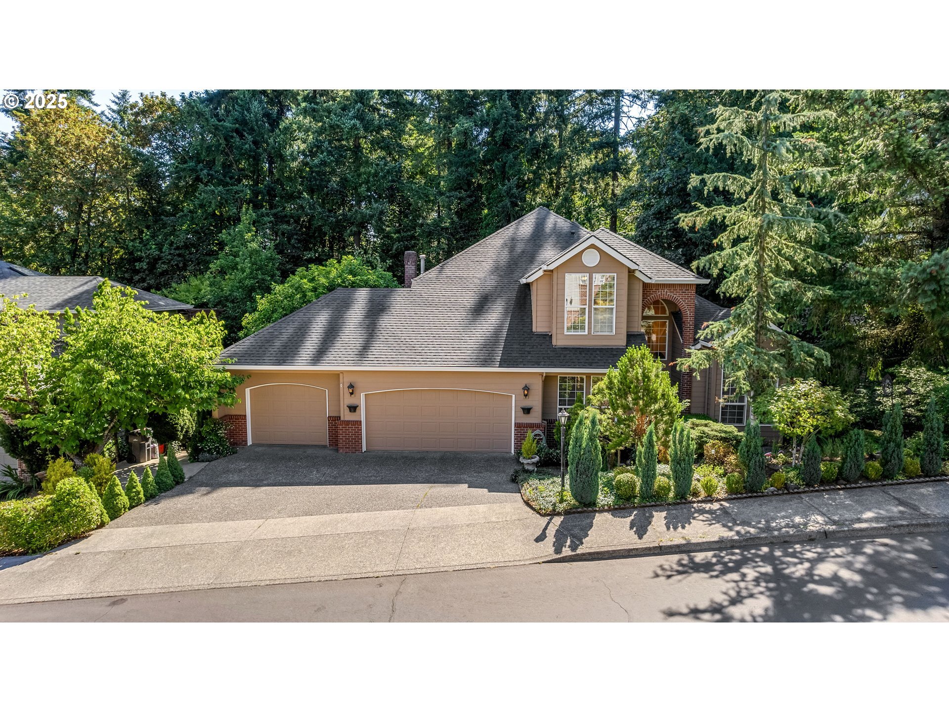 Property Photo:  13386 SW Hillshire Dr  OR 97223 