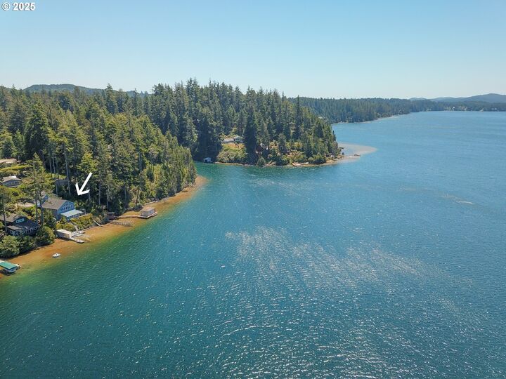 Property Photo: 84284 Alder Dr OR 97439