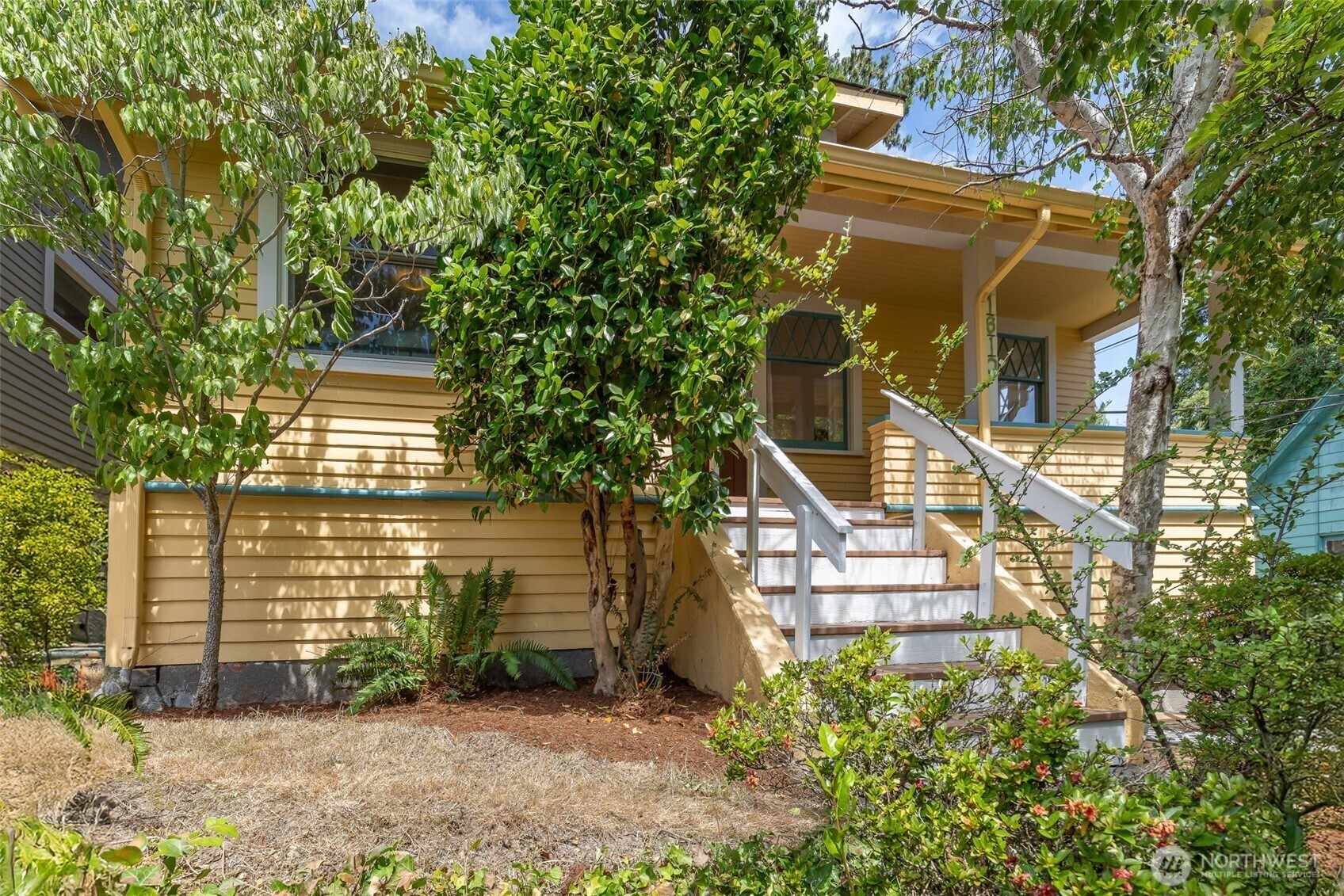Property Photo: 1610 S Hill Street WA 98144