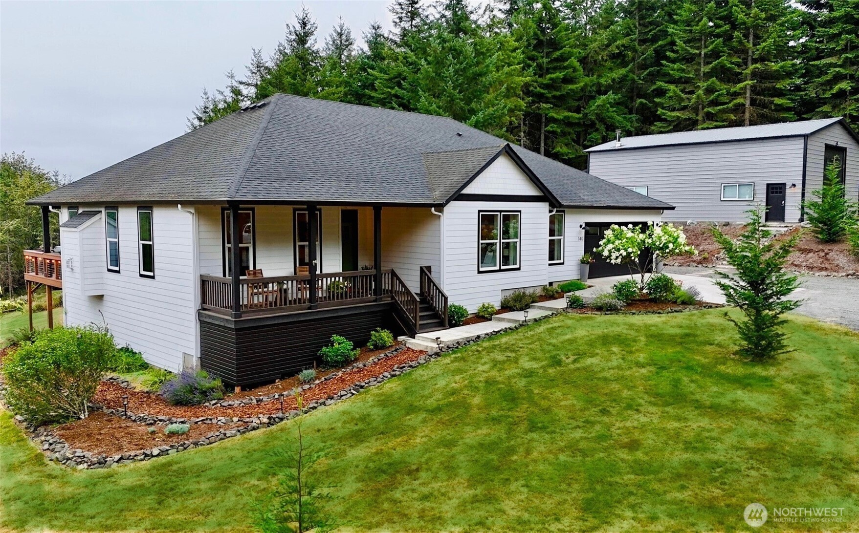 Property Photo: 140 Grand Ridge Road WA 98649