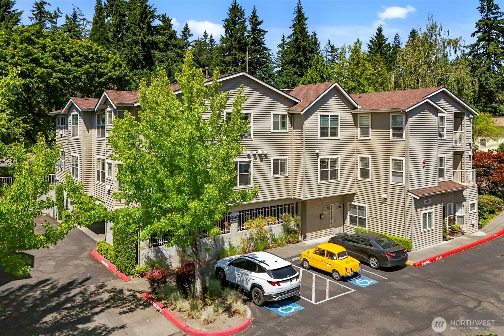 Property Photo: 20800 72nd Avenue W 202 WA 98026