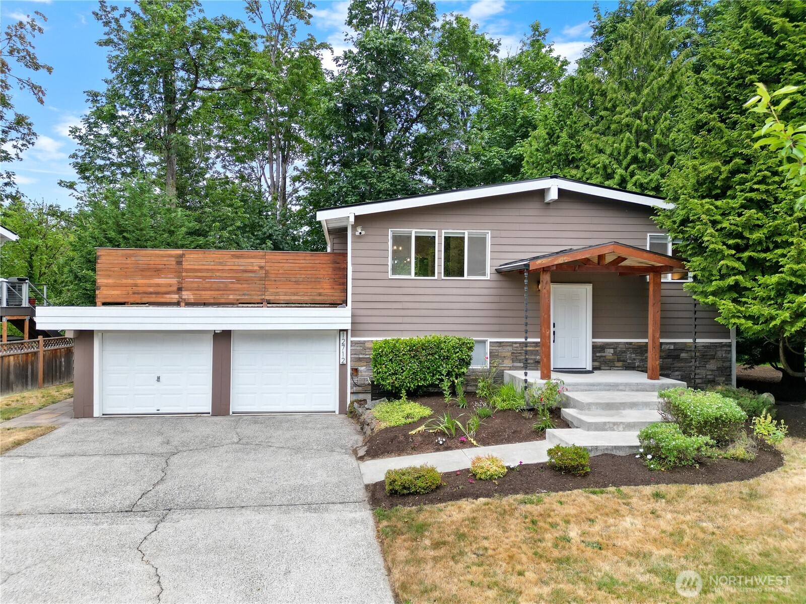 12712 NE 157th Street  Woodinville WA 98072 photo