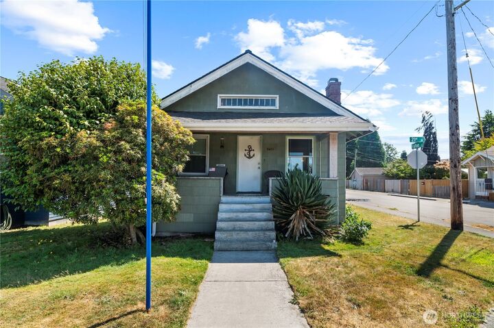Property Photo: 2702 21st Street WA 98201