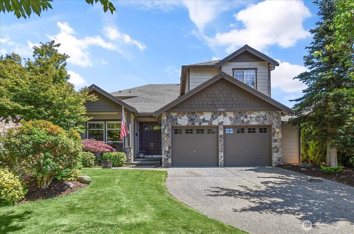 Property Photo: 25004 163rd Place SE WA 98042