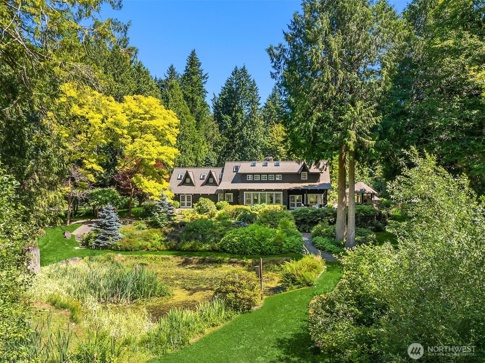 Property Photo: 9631 Summer Hill Lane NE WA 98110