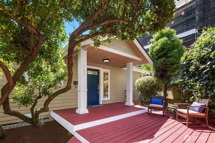 537  30th Avenue E  Seattle WA 98112 photo