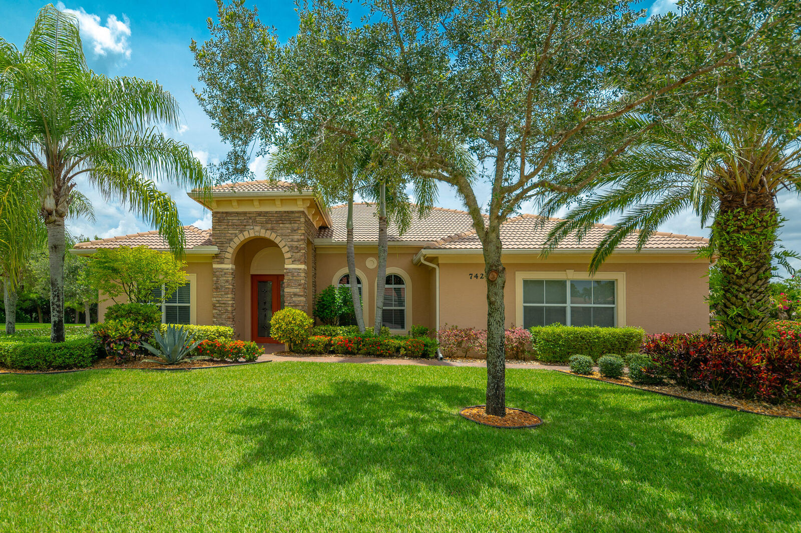 Property Photo: 7422 SE Belle Maison Drive FL 34997