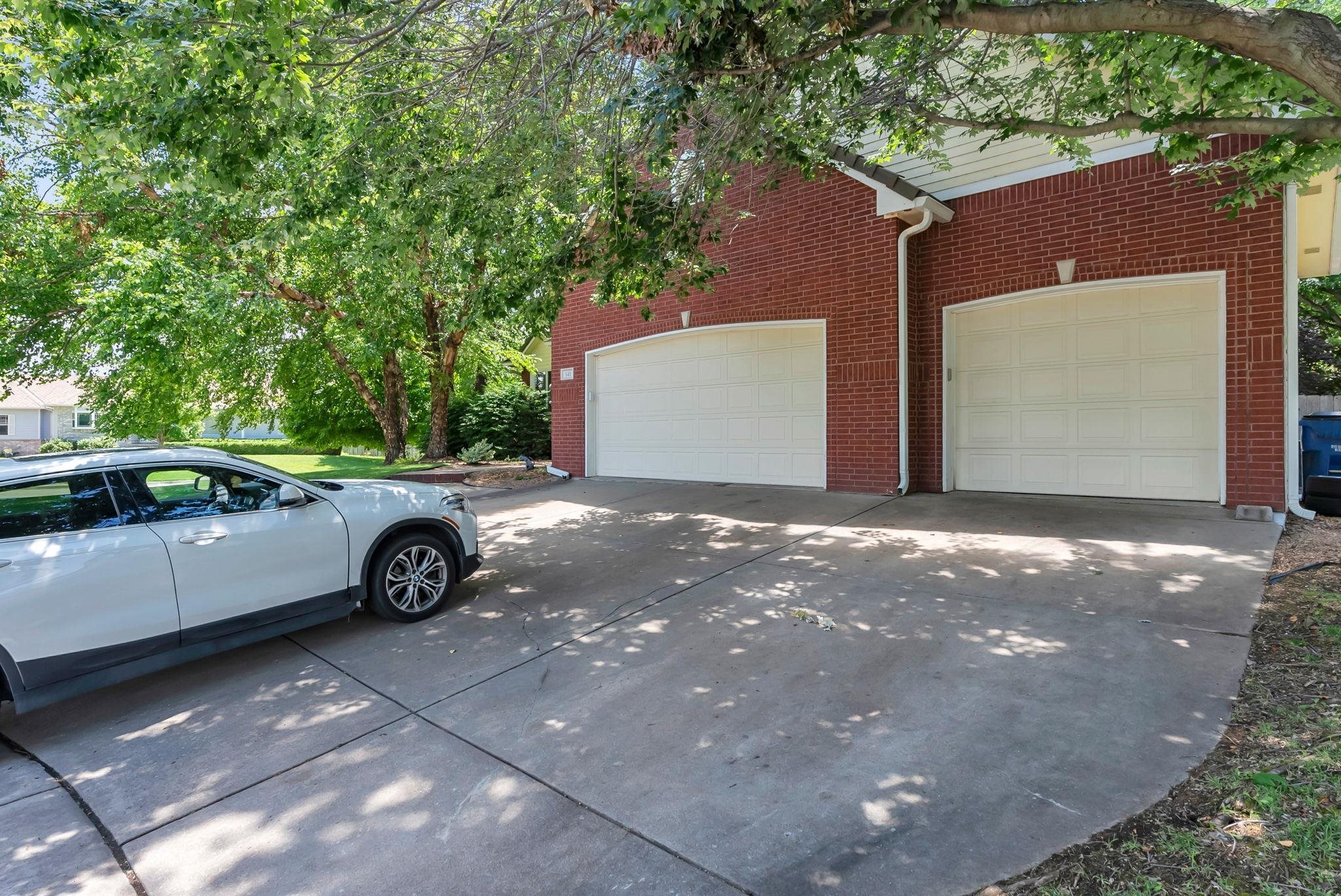 Property Photo: 141 N Forestview Cir KS 67235