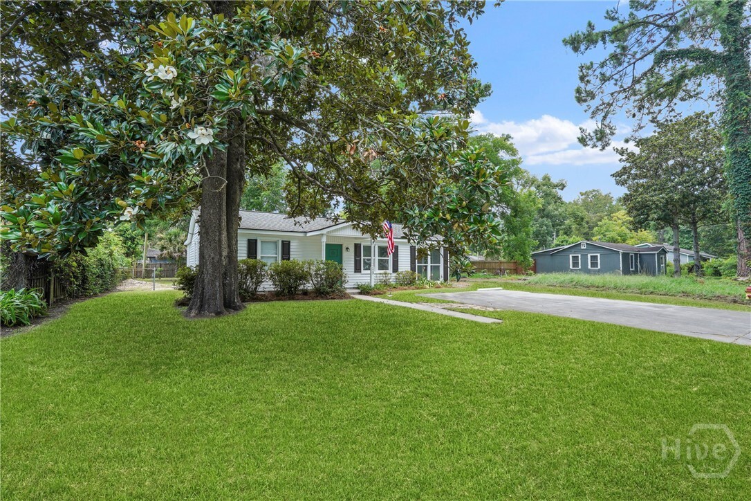 Property Photo: 113 Gilliam Avenue GA 31406