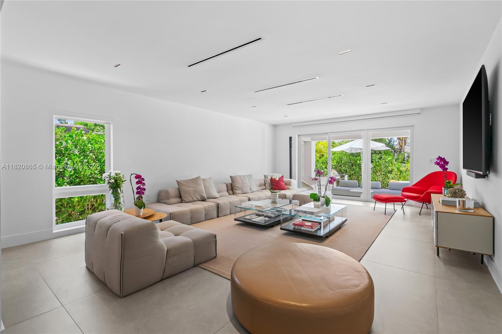 Property Photo: 9033 Emerson Ave FL 33154