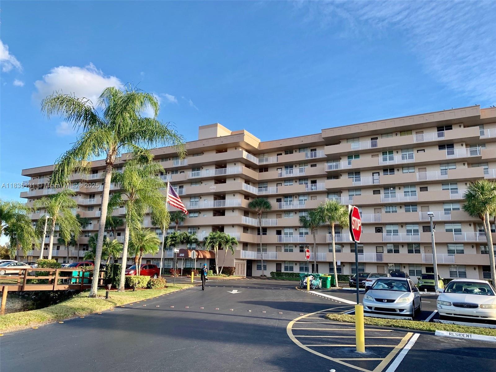 Property Photo: 250 Jacaranda Dr 507 FL 33324