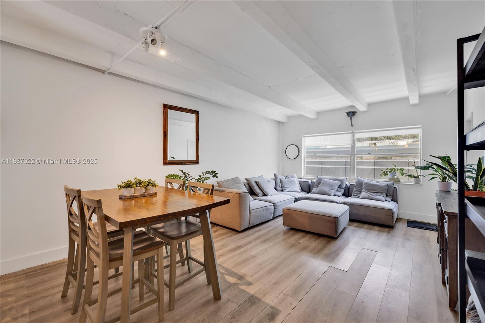 Property Photo: 325 Ocean Dr 206 FL 33139