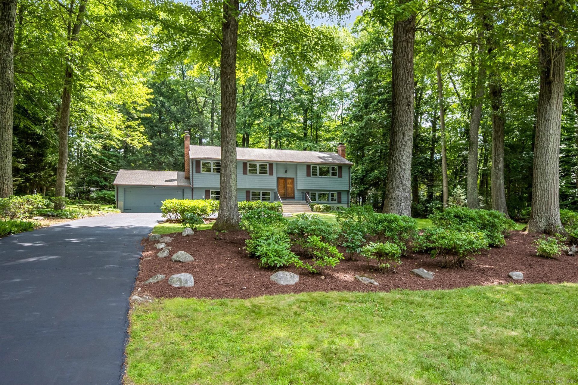 128 Carriage Drive  Avon CT 06001 photo