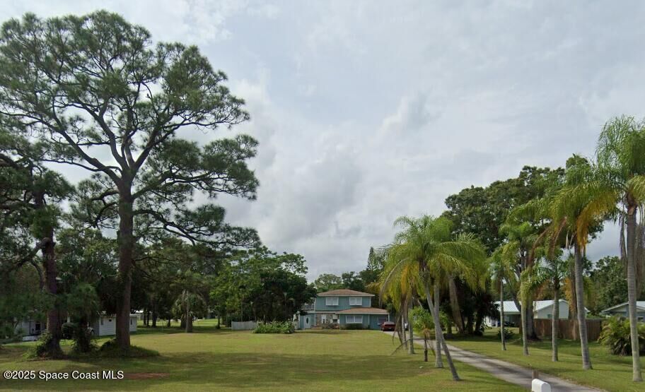 Property Photo: 825 27th Avenue FL 32960