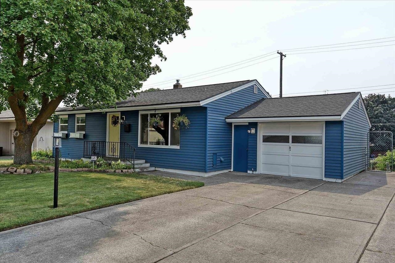 Property Photo: 223 W Glass Ave WA 99205