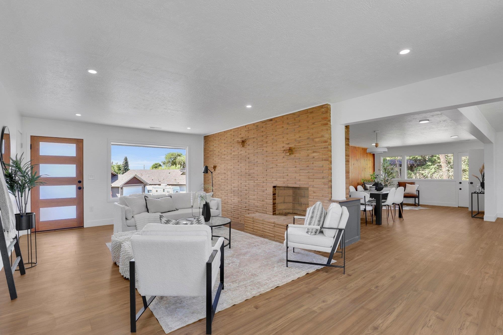 Property Photo: 525 S Granite Dr WA 99212