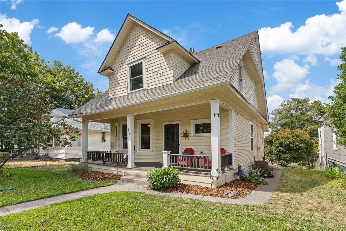 Property Photo:  383 E 7th Ave  WA 99202 