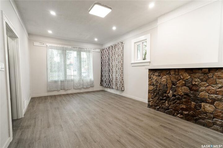 Property Photo: 101 28th Street W SK S7L 0K1