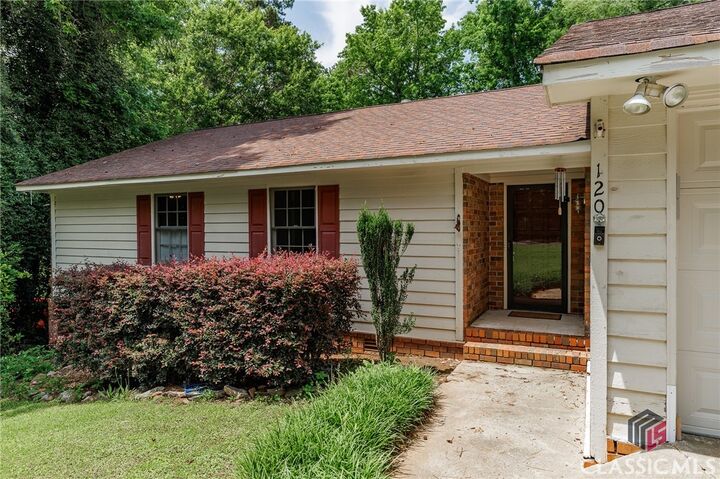 Property Photo: 120 Crossbow Place GA 30683