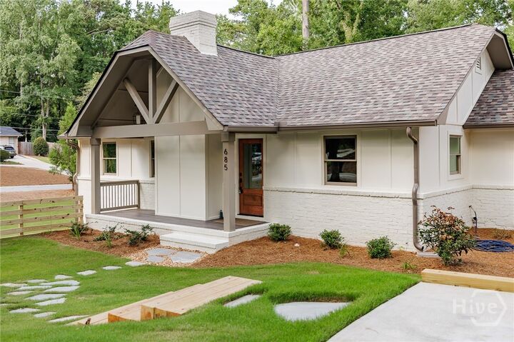 Property Photo: 685 Pinecrest Drive GA 30605