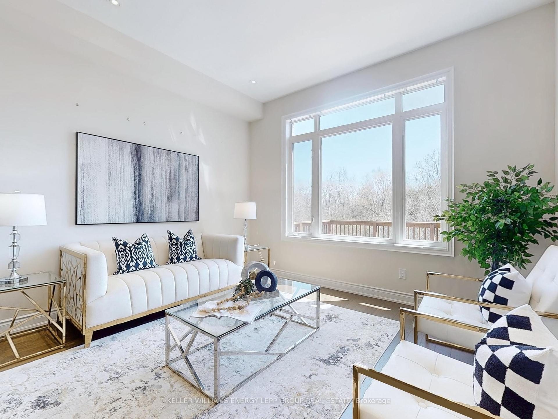 Photo de la propriété: 12 Donwoods Crescent ON L1R 0N1