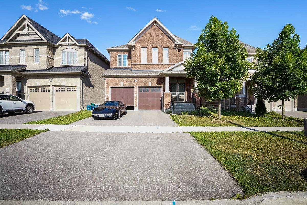 Property Photo:  363 Windfields Farm Drive W  ON L1H 7K4 