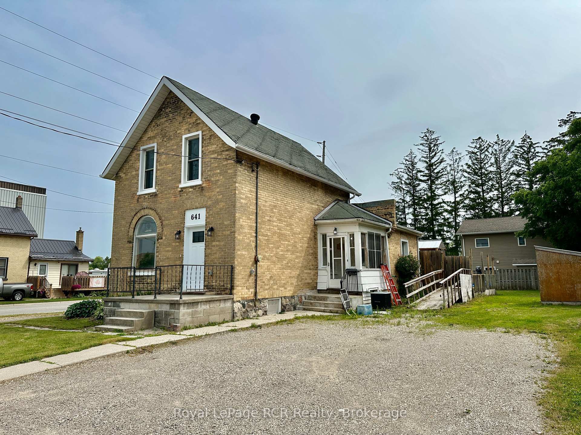 Property Photo: 641 10th Avenue ON N4N 2P6