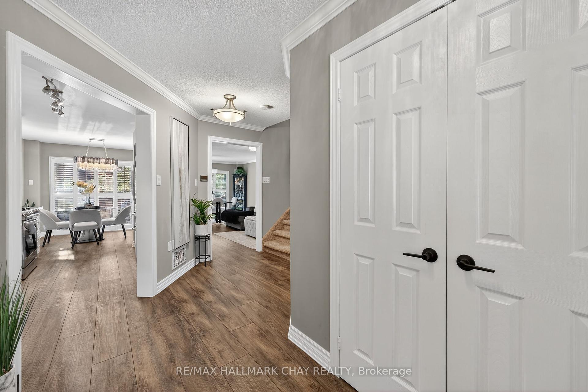 Property Photo:  135 Green Briar Road  ON L9R 1X9 