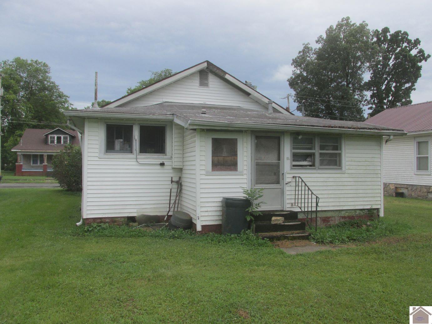 Property Photo:  2031 Clay St  KY 42001 
