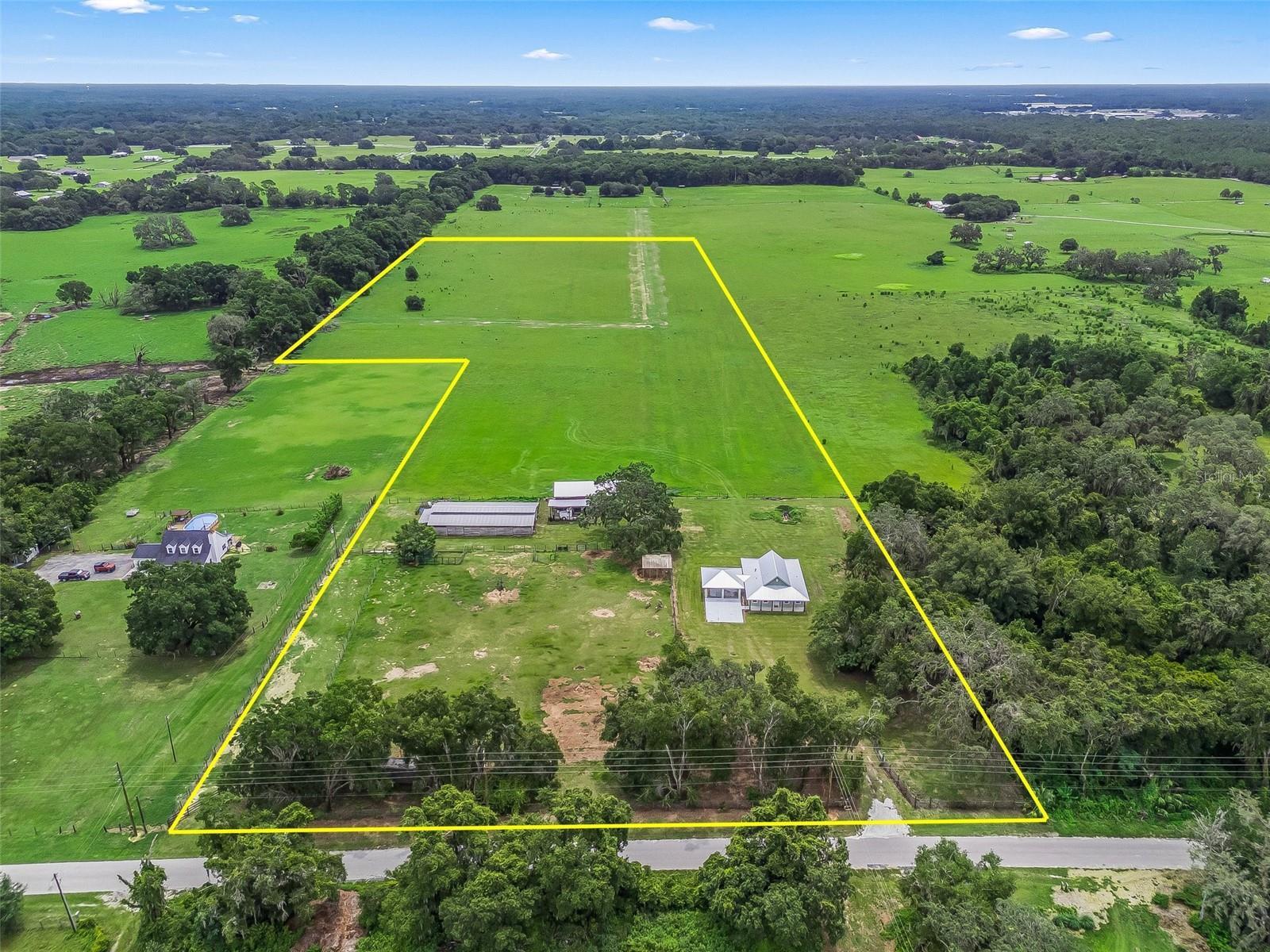 Property Photo: 8567 Cr 635 FL 33513
