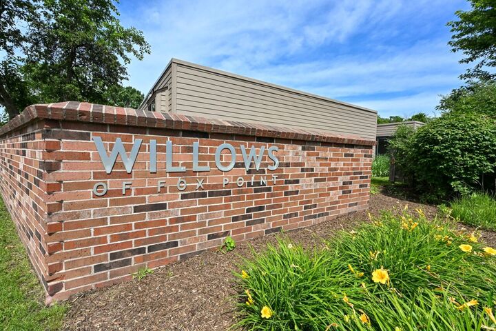 400 W Willow Ct  Fox Point WI 53217 photo