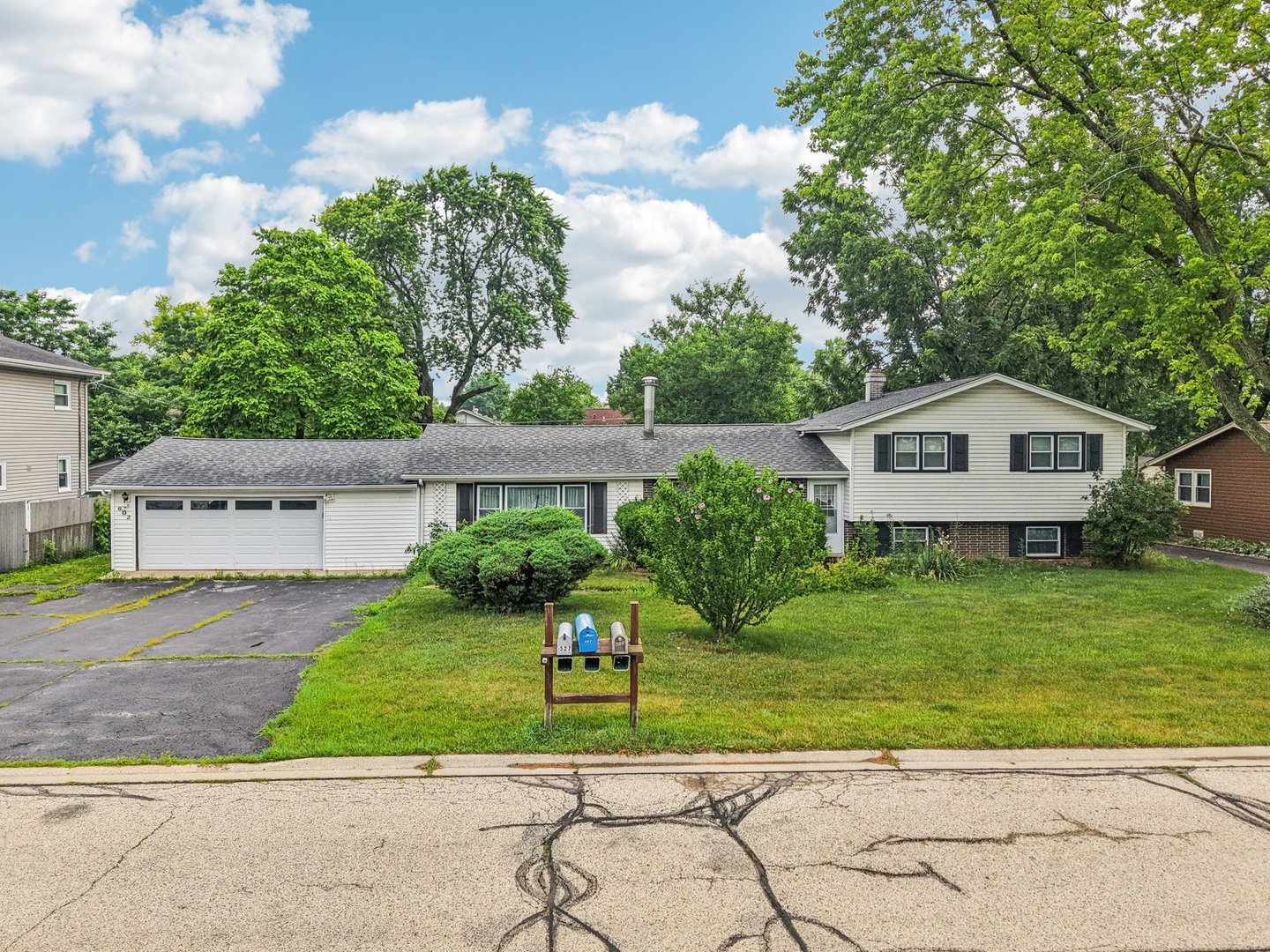 Property Photo: 602 Daisy Lane IL 60073