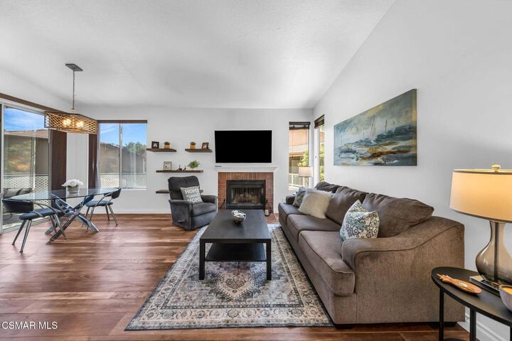 2450 Pleasant Way N  Thousand Oaks CA 91362 photo