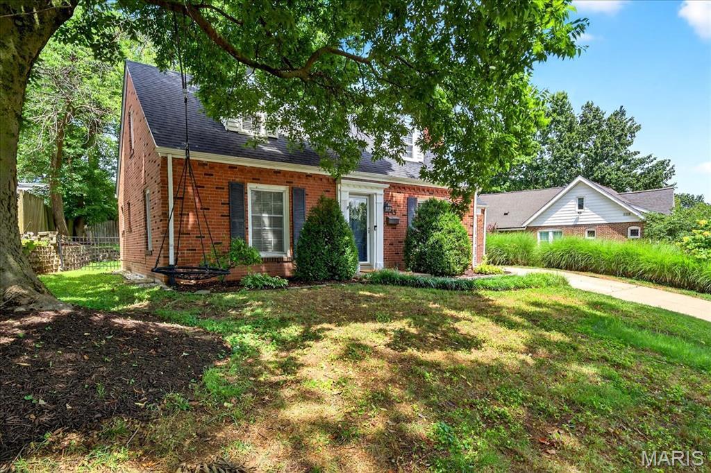 Property Photo:  445 Dickens Avenue  MO 63122 